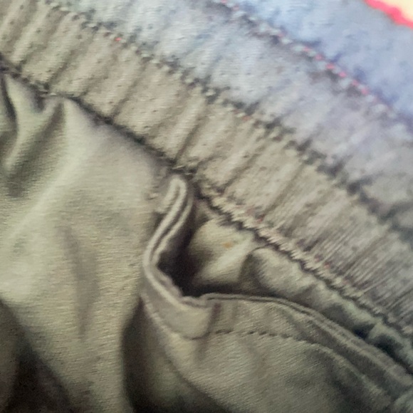 Nike Dri-FIT Women’s Size M Black and Pink Running Shorts  with Hidden Pockets - Picture 7 of 9